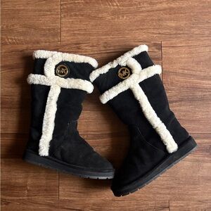Michael Kors Black Boots with White Fur Trim- US 6 Women’s
